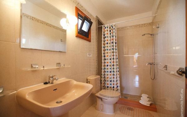 Baño completo con ducha